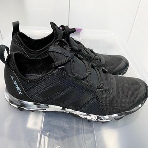 Adidas Black Sneaker